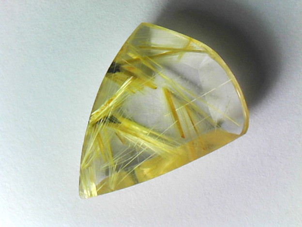 Quartz Rutile Naturel 8,07 Carats - Pierre Brute Splendide Aux Aiguilles Dorées - 17,22x12,18x4,46 Mm
