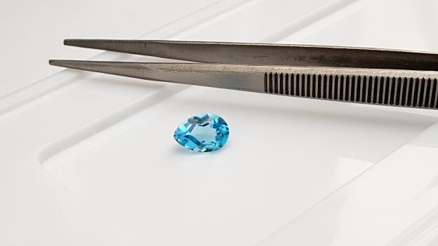 MAGNIFIQUE TOPAZE BLEUE London DU BRESIL : 2.76 CARATS