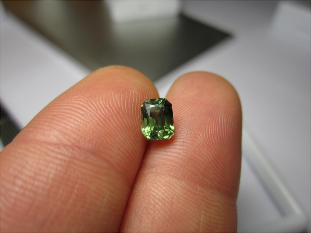 SAPHIR BLEU VERT DE THAILANDE : 6.0 mm x 4.6 mm ★★ p239.129t - eBay
