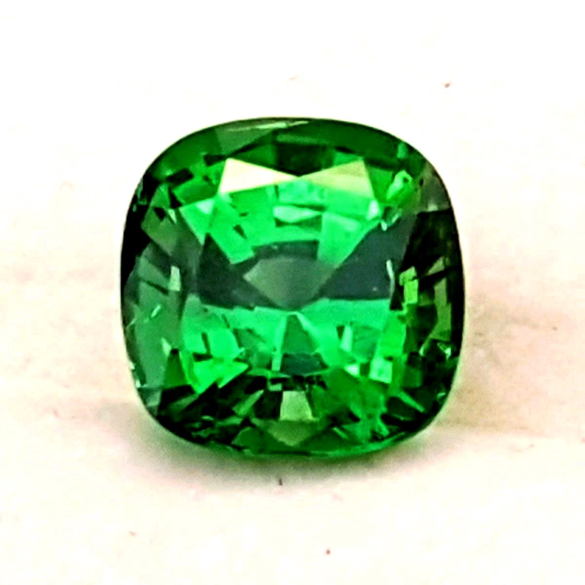Tsavorite Verte Naturelle - Pierre Précieuse Taillée En Coussin - 12-13 Ct - Qualité Exceptionnelle