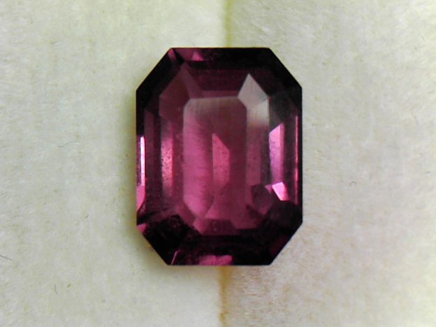 RARE !! SAPHIR POURPRE DE TANZANIE : 4 mm ★★ p428.129T