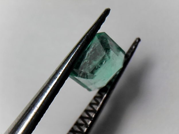 Émeraude Naturelle De Colombie 5,13 Carats - Forme Poire, Certificat GGL, Huilage, Vert Intense