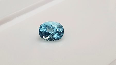 Aigue marine ronde a facettes 8 mm 1.60 carats – Pierres Du Monde