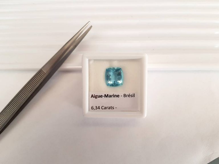 Aigue-marine Naturelle Du Brésil - 3.65 Carats, Taille émeraude, Pure à La Loupe - Neuf Sans Boîte
