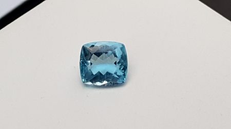 Aigue-marine brésilienne de forme ovale 120,50 carats - En vente sur France