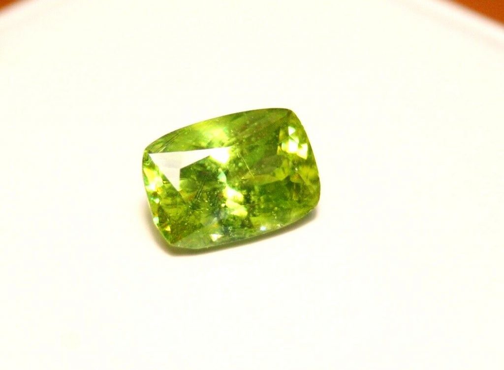 Pierre Sphène (titanite) Naturelle De Madagascar - 4,08 Carats Ovale Facetté Jaune - Neuf