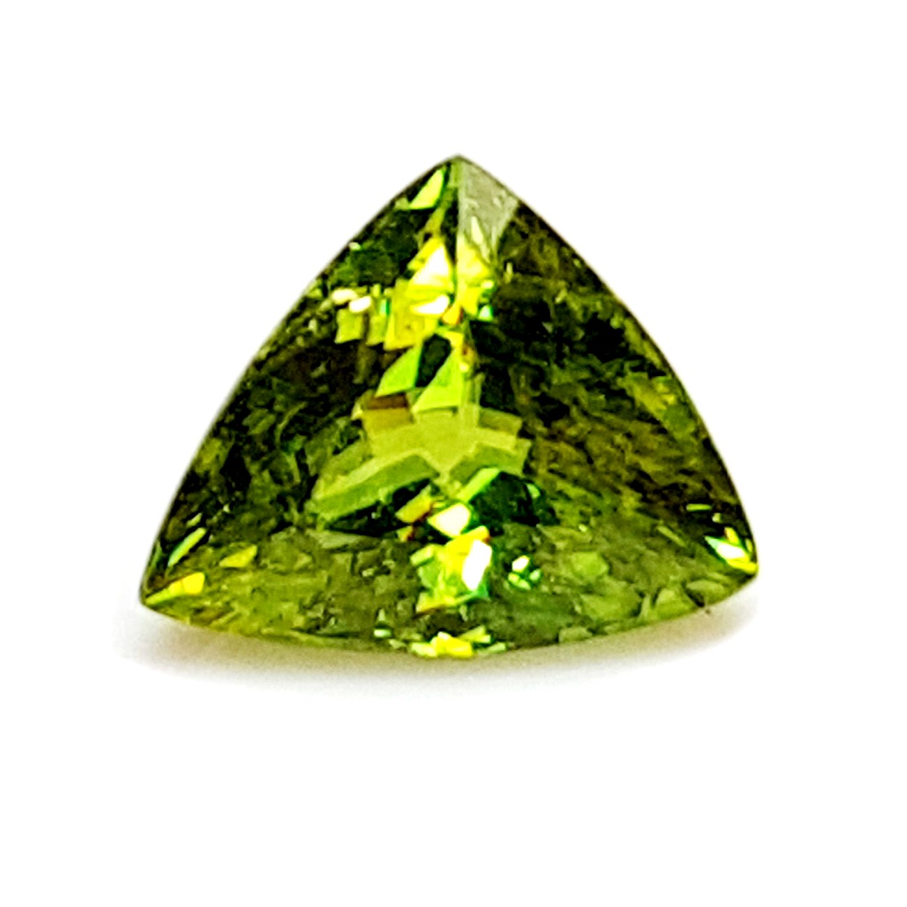 Sphène Naturelle Vert-jaune Madagascar 0.57 Carat, 6x4.8mm