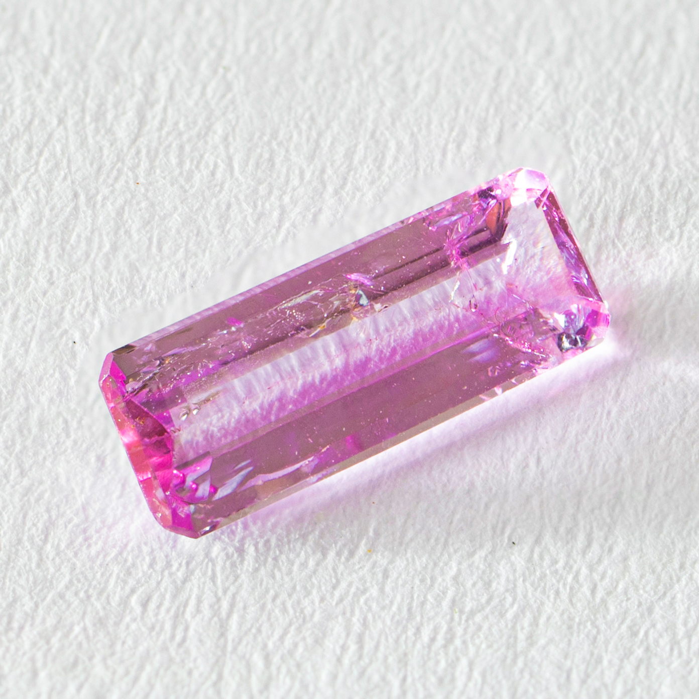 Topaze rose brésilienne de 99,70 carats à facettes pour la