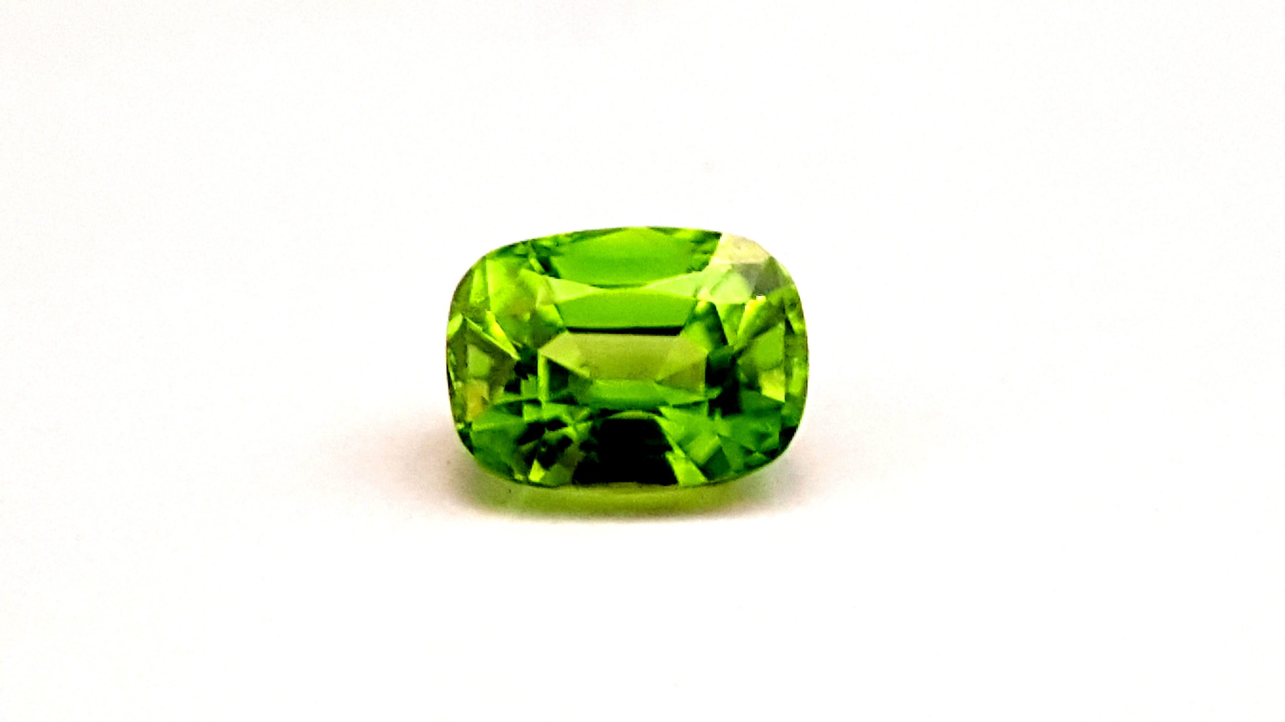 Péridot Naturel Rare 6,15 Ct - Forme Coussin, Vert, Certifié AGSL, Afghanistan